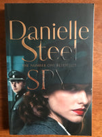 Steel, Danielle - Spy (Trade Paperback)